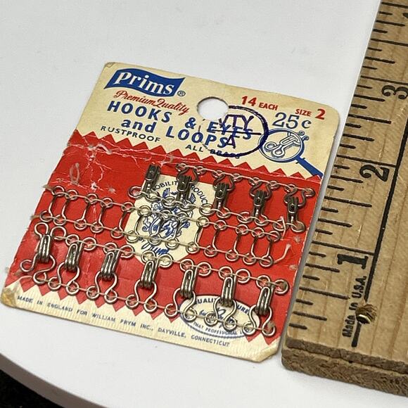 Vintage Prims Hooks & Eyes & Loops Sewing Notions Rustproof Made in ENGLAND - Picture 4 of 4